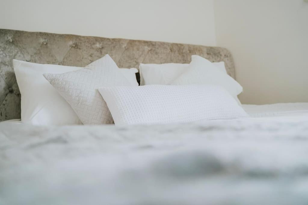 Linen Cottage- Parking, Leds, 4K Tvs, 5G Wifi And More! Bath Exteriér fotografie