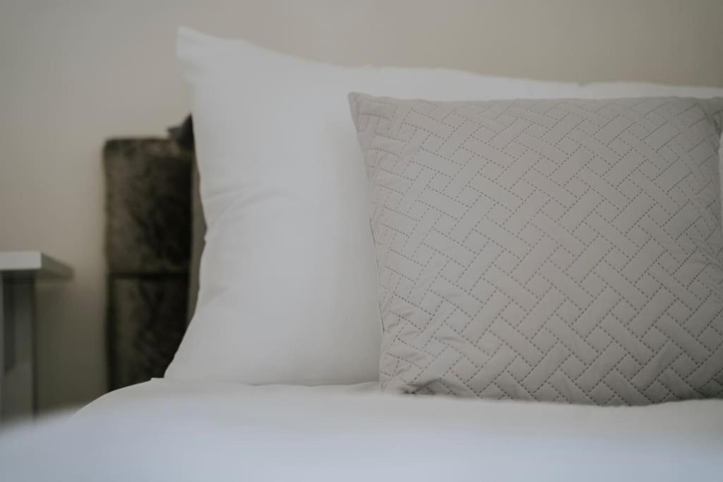 Linen Cottage- Parking, Leds, 4K Tvs, 5G Wifi And More! Bath Exteriér fotografie